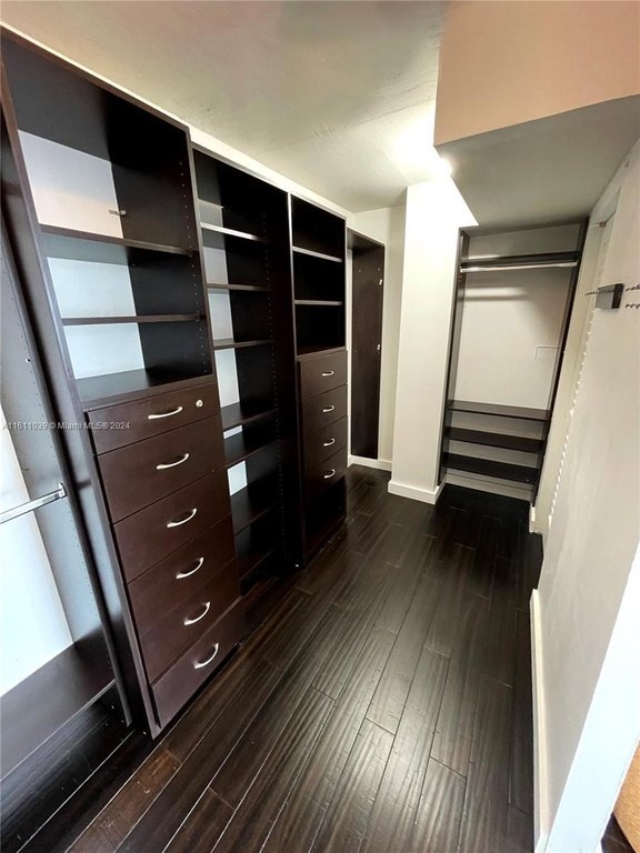 Building Photo - 6801 Indian Creek Dr