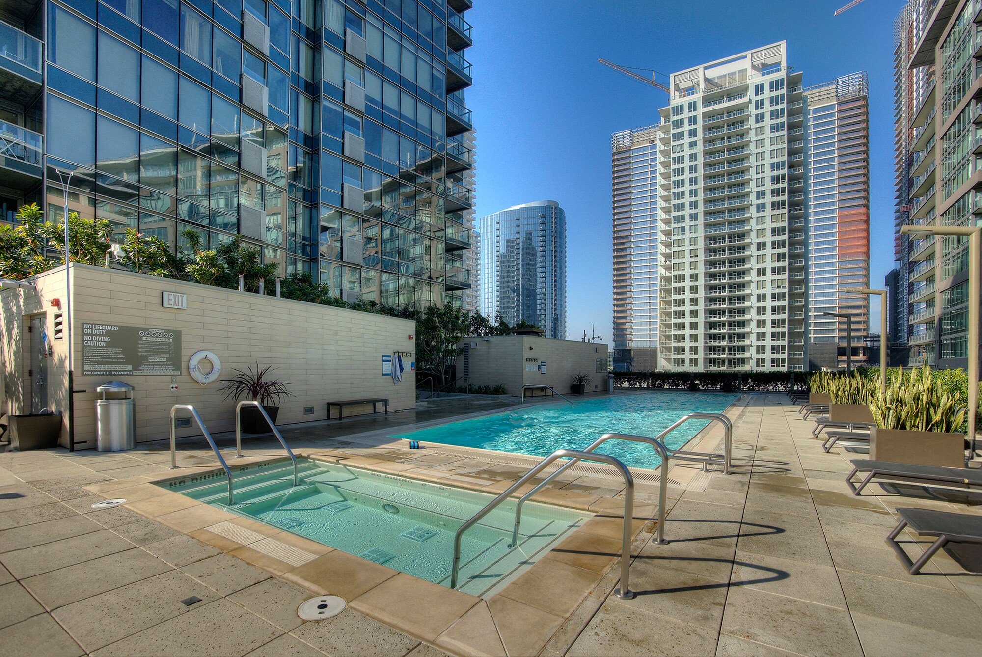 Building Photo - 1155 S Grand Ave