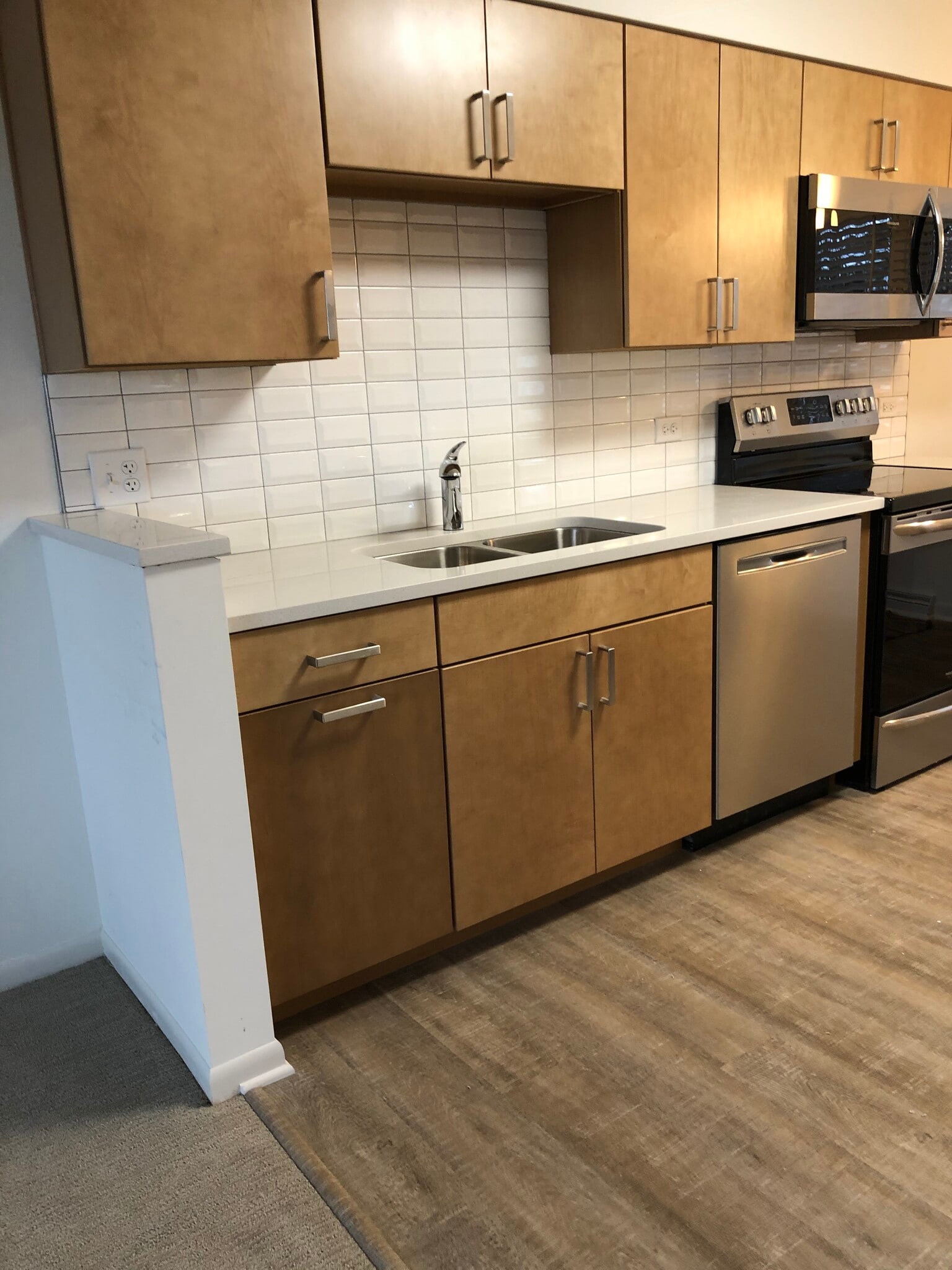 Kitchen - new updates - 11722 Mill Street
