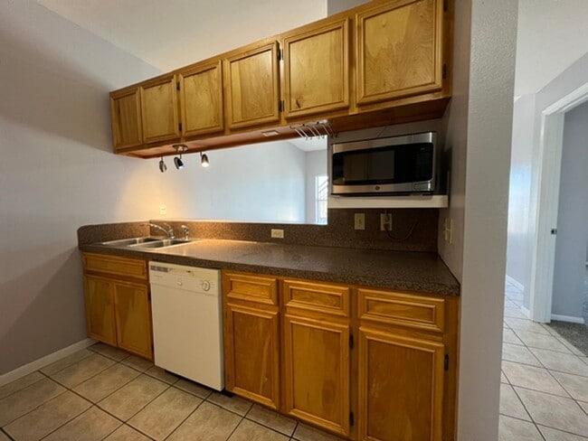 Building Photo - 13958 Fortuna Bay Dr