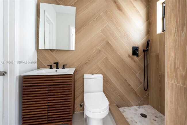 Building Photo - 4700 McKinley St