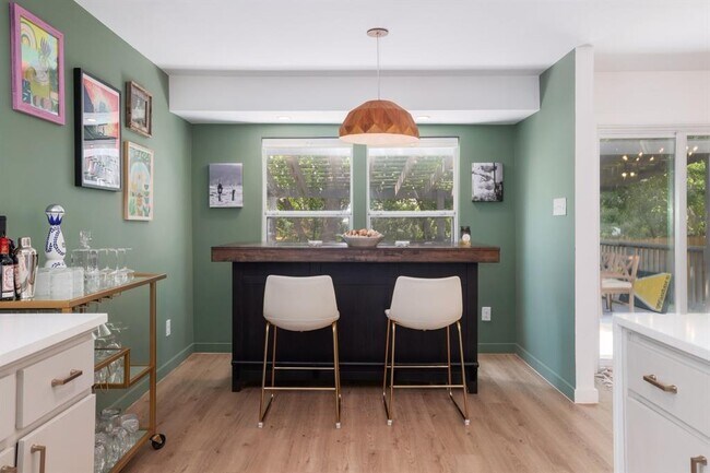 Building Photo - 2205 Trede Dr