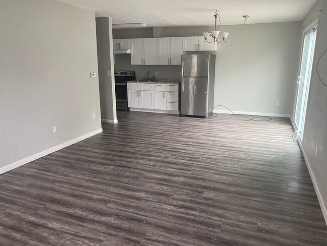 Building Photo - 945 Lincolnway East #3