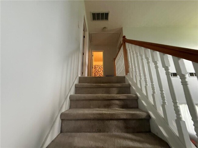 Building Photo - 7544 Winderemere Park