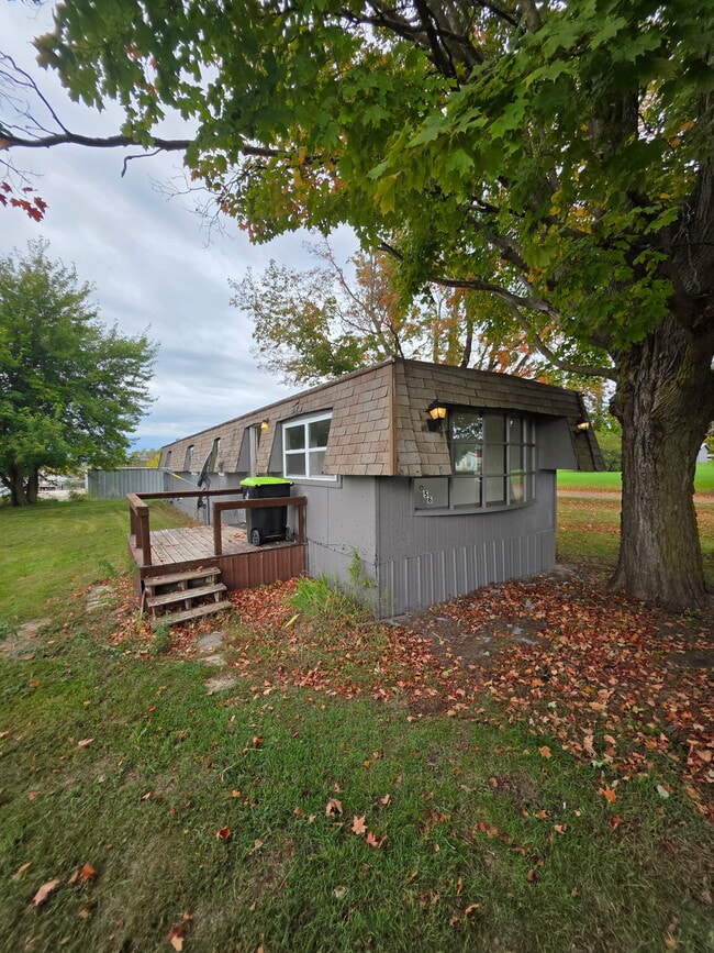 Building Photo - 10561 N Loomis Rd