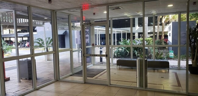 Building Photo - 850 N Miami Ave