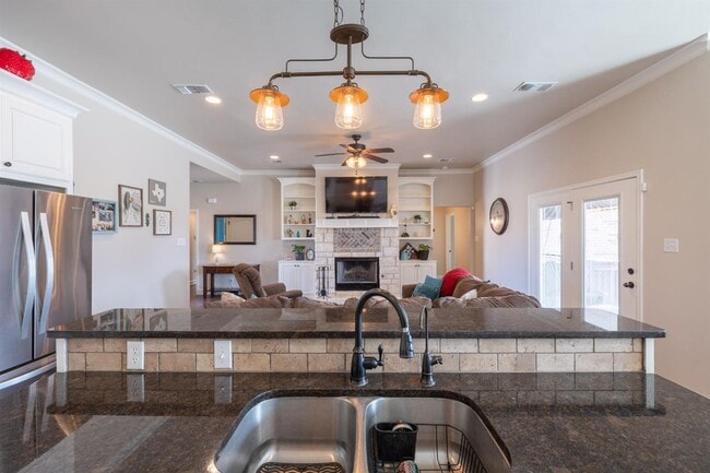 Building Photo - 7811 86th St