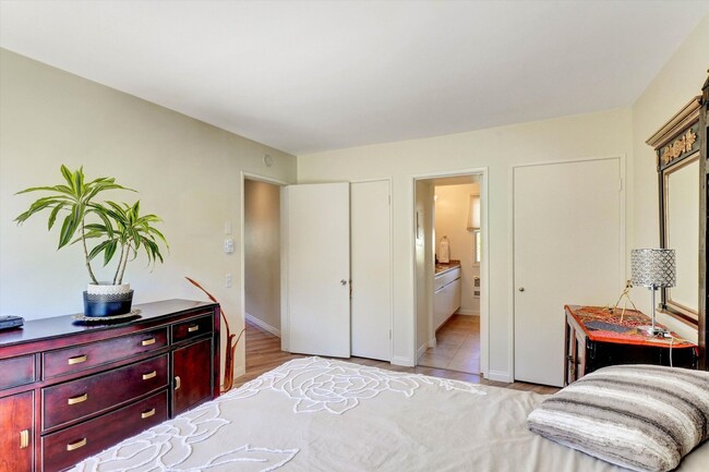 Building Photo - 13561 Table Rock Dr