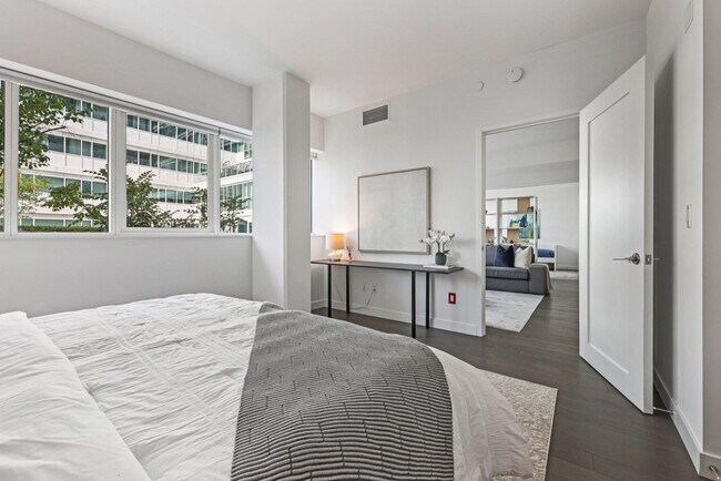 Building Photo - 800 Ave at Port Imperial Blvd