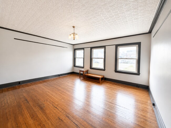 Building Photo - 220 E State St