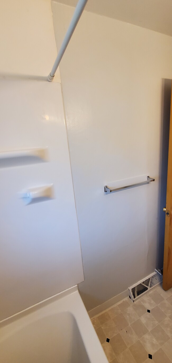 Building Photo - 1163 Higgins Ave