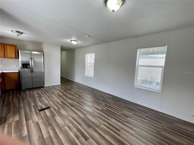 Building Photo - 6330 Eugene Acres Ln