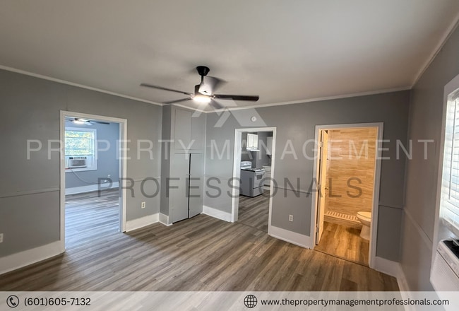 Building Photo - Fantastic on Fayette
