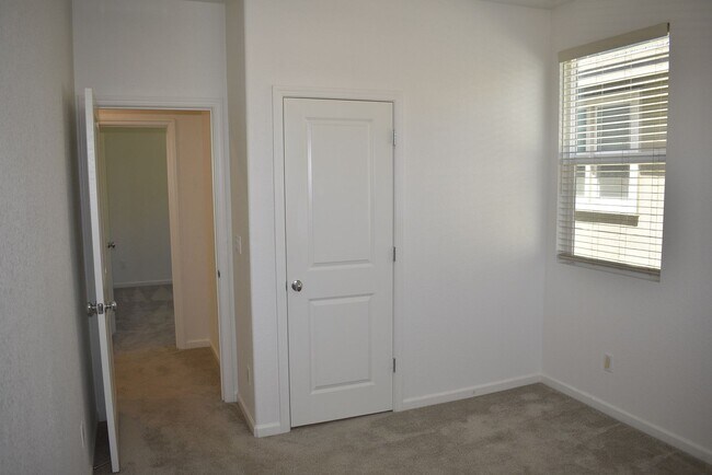 Building Photo - 1655 Lion St