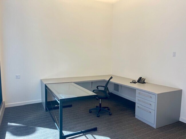 Building Photo - Great East Village Rental