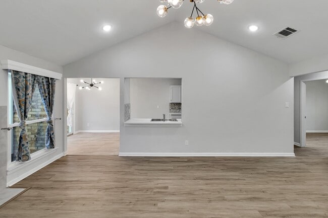 Building Photo - 246 Pinyon Ln