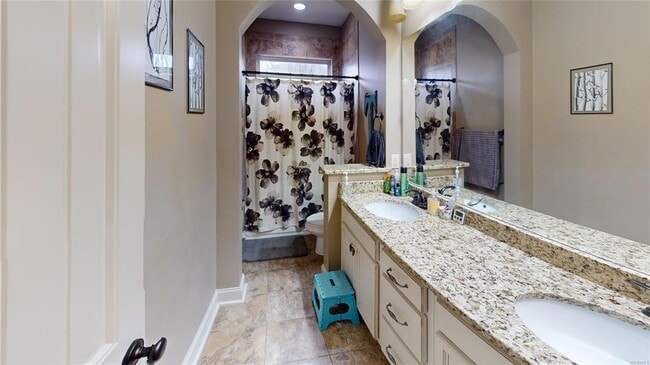 Building Photo - 150 Village Ct