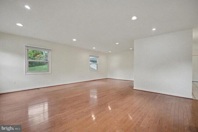 Building Photo - 2504 Korvale Ln