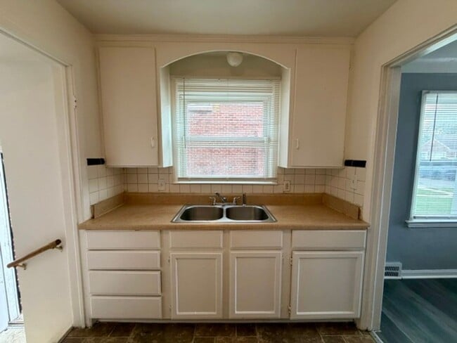 Building Photo - 15328 Kentfield St