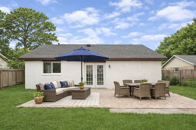 Building Photo - 5411 Castlecreek Ln