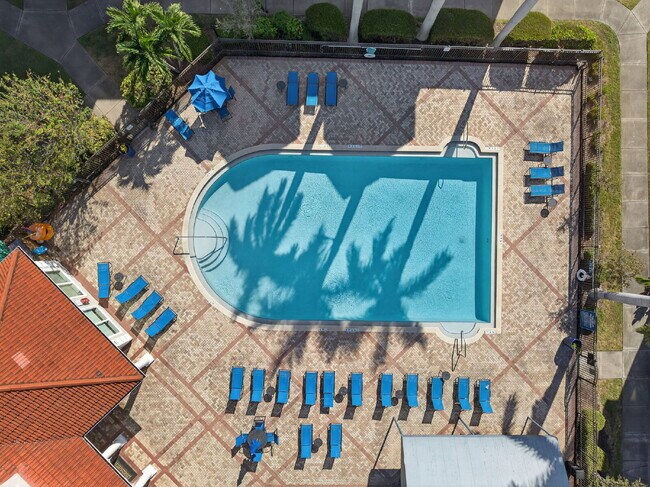 Building Photo - Completely Renovated Waterfront Condo – Fully Furnished