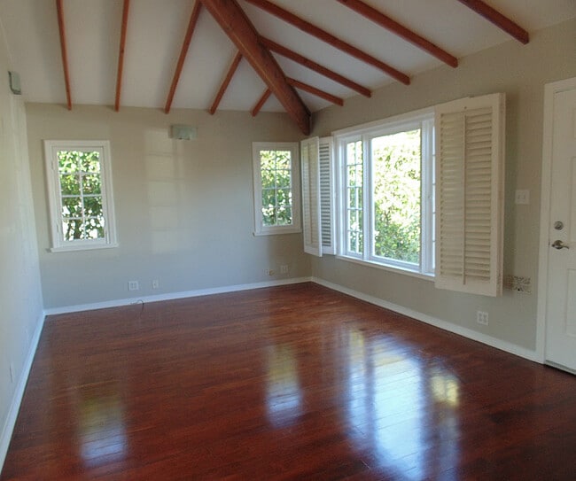 Living Room - 604 Boccaccio Ave