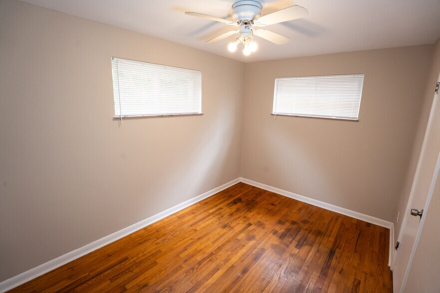 Building Photo - 1758 Sanborn Dr