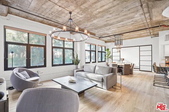 Building Photo - 1100 S Grand Ave