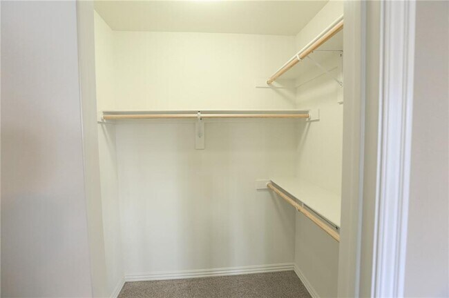 Building Photo - 626 N Tennyson Ln
