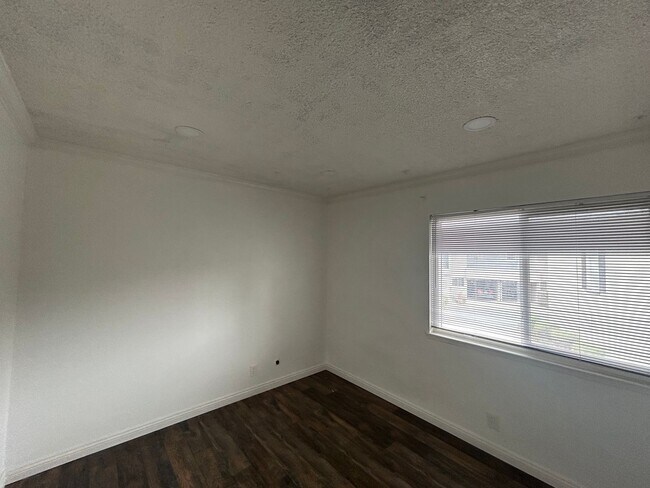 Building Photo - Two story Cypress townhouse, garage, patio, laundry and pool access