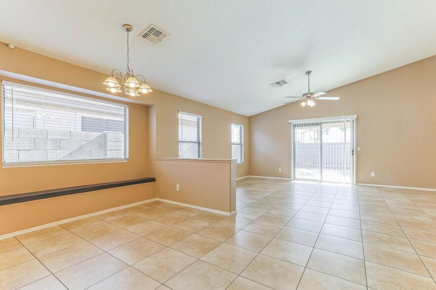 Building Photo - 3833 W Darrow St