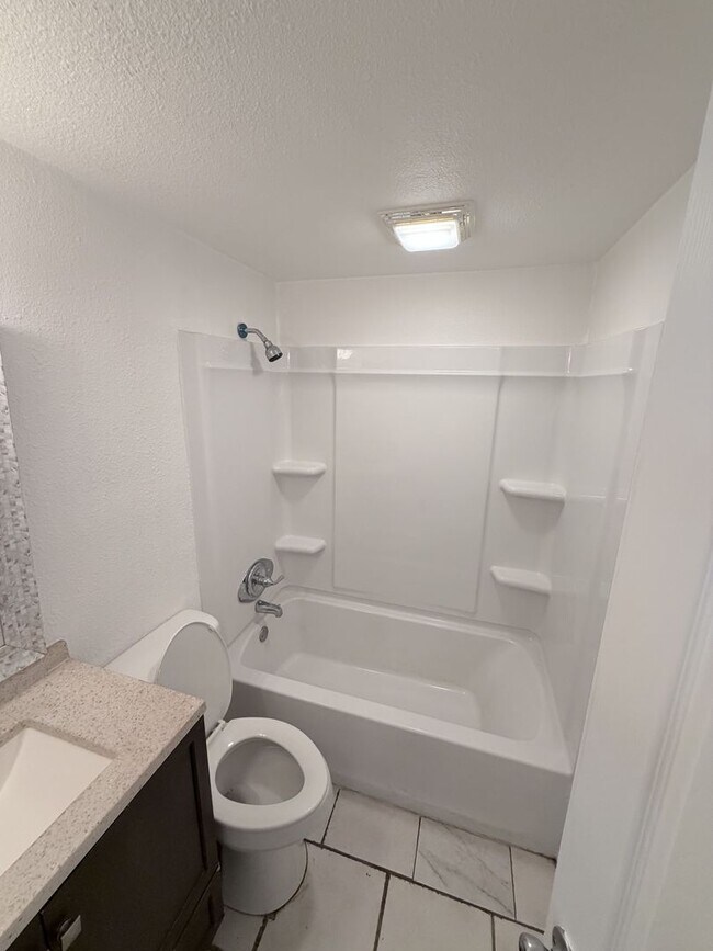 Building Photo - 21377 Campbell Dr