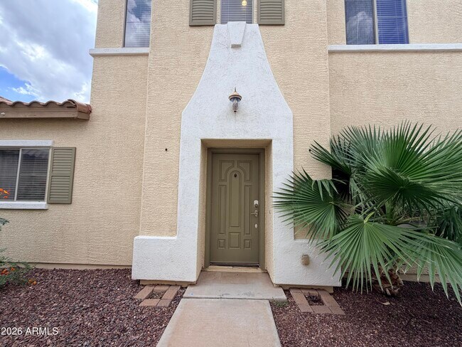 Building Photo - 4661 E Laurel Ave
