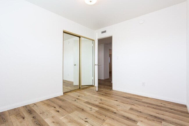 Building Photo - La Mesa Charmer with Mount Helix Views!