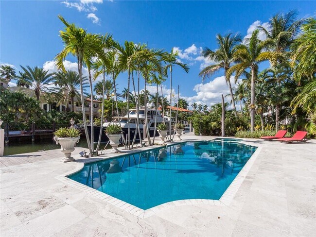 Building Photo - 615 Coral Way