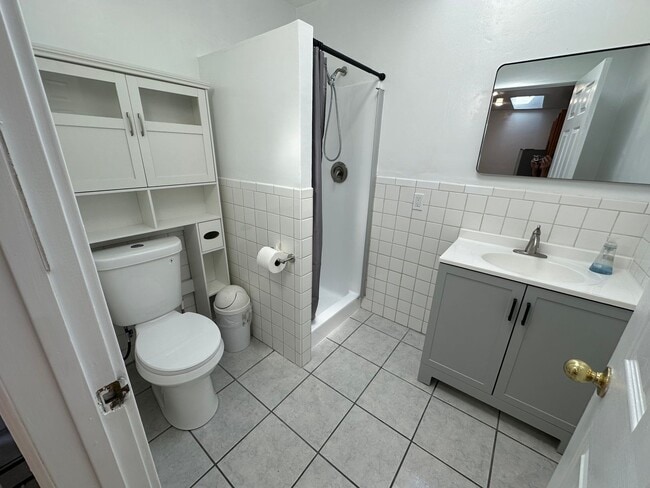 Building Photo - Beautifully remodeled 1-bed 1-bath centrally located in Artesia, CA