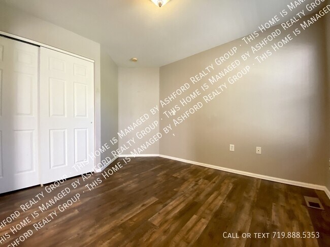 Building Photo - 464 Ellers Grove