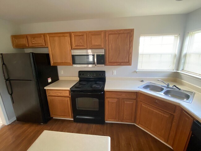 Building Photo - Pristine home located in Linda Vista!