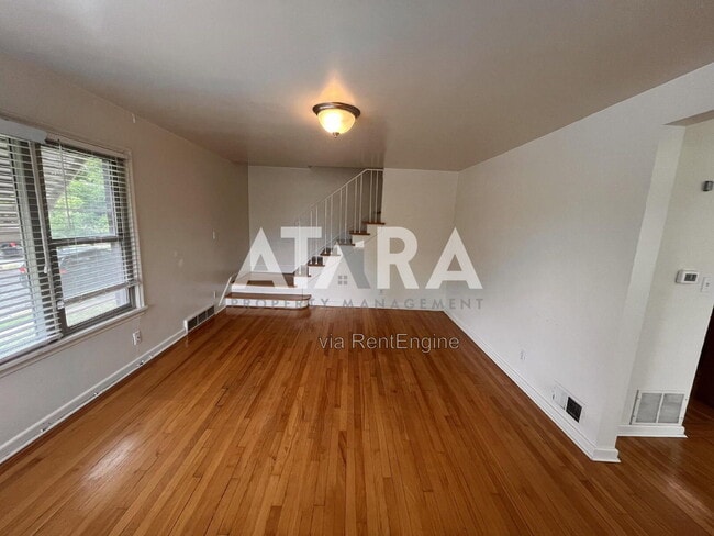 Building Photo - 1335 Thornton Ave