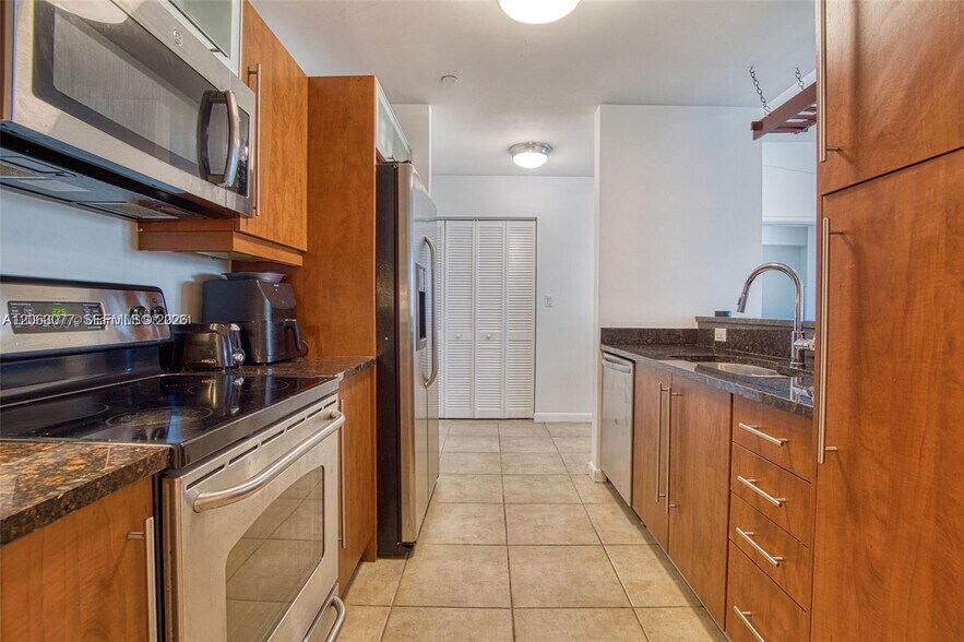 Building Photo - 7355 SW 89th St
