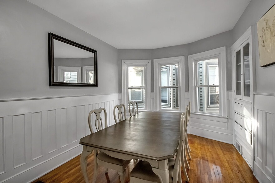 Building Photo - 580 Potomac Ave