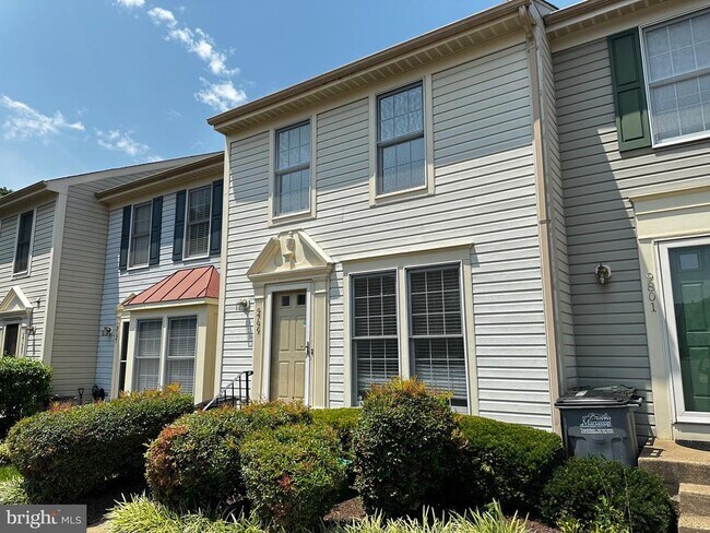 Building Photo - 9799 Mock Orange Ct