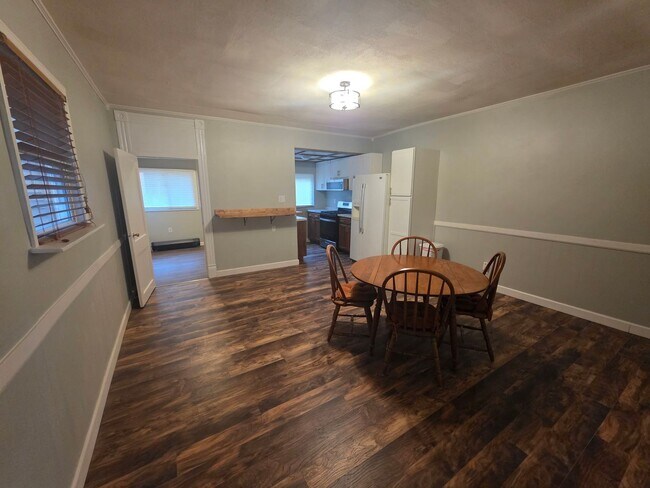 Building Photo - Stylish 2-Bedroom Home in Braddock with Bonus Space & Modern Comfort