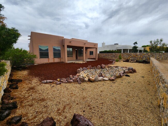 Building Photo - 2105 San Patricio Loop