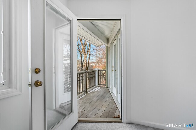 Building Photo - 3250 Fairfield Ave