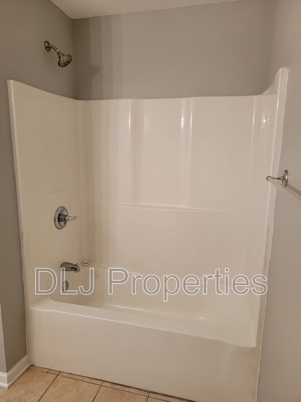 Building Photo - 1805 McCarter St