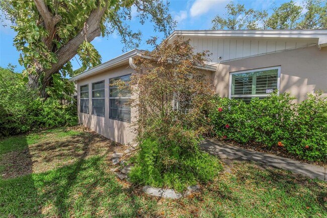 Building Photo - 1542 Dinnerbell Ln E