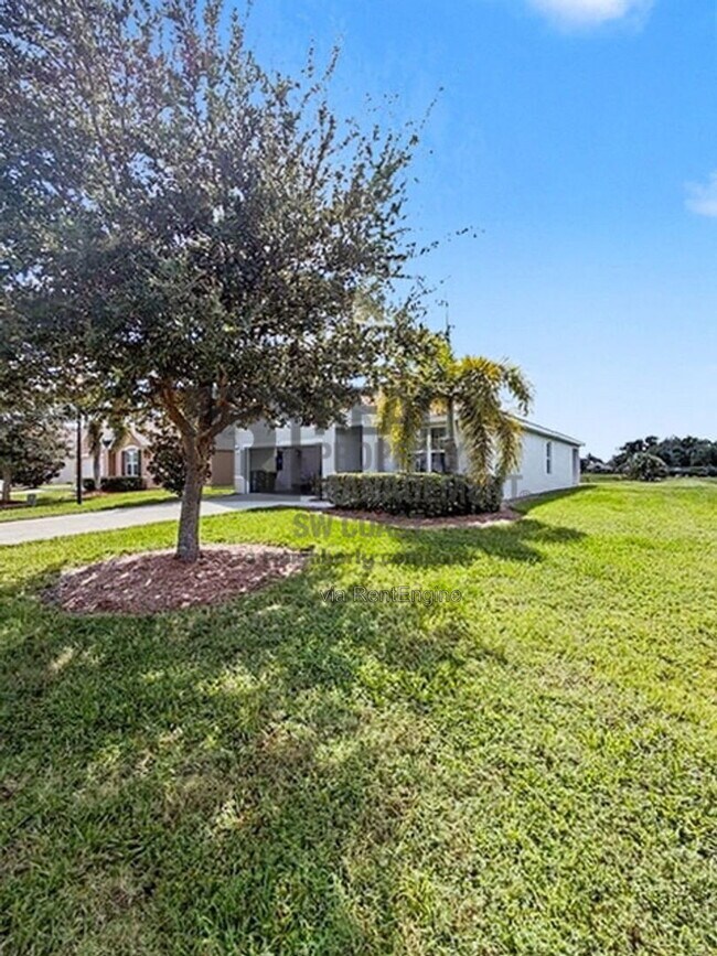 Building Photo - 7317 Mikasa Dr
