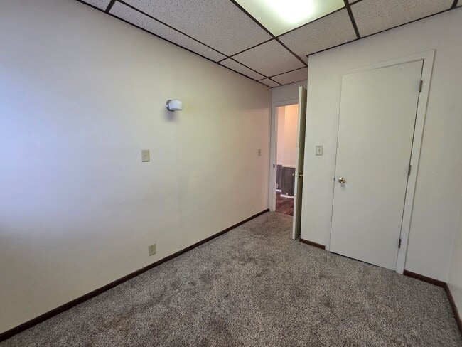 Building Photo - 1952 Roosevelt Ave