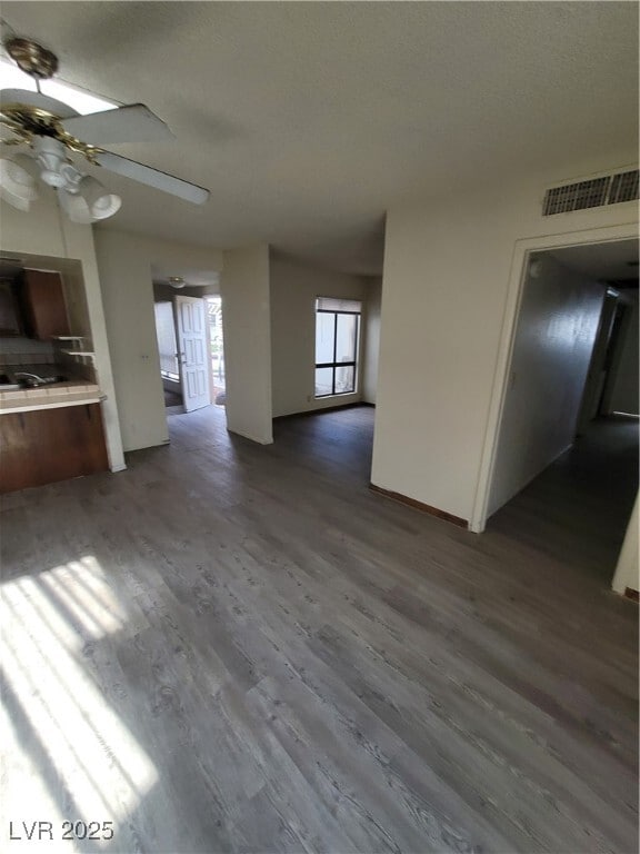 Building Photo - 5709 Goldmount Ave